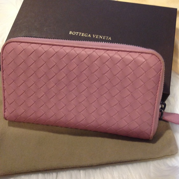 BOTTEGA VENETA ZIP-AROUND WALLET - Picture 9 of 11